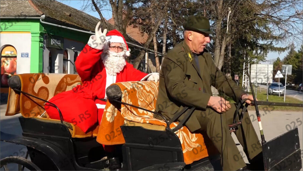Deda Mraz na kočijama