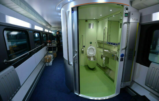 Toalet u vozu