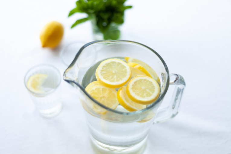 Limun i voda