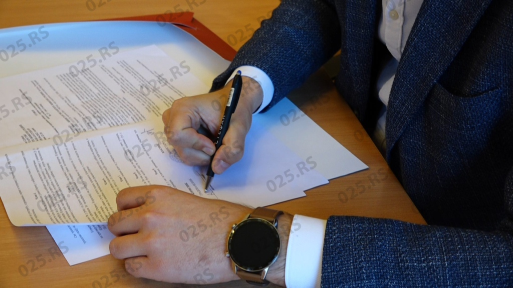 Gradonačelnik - potpisivanje ugovora