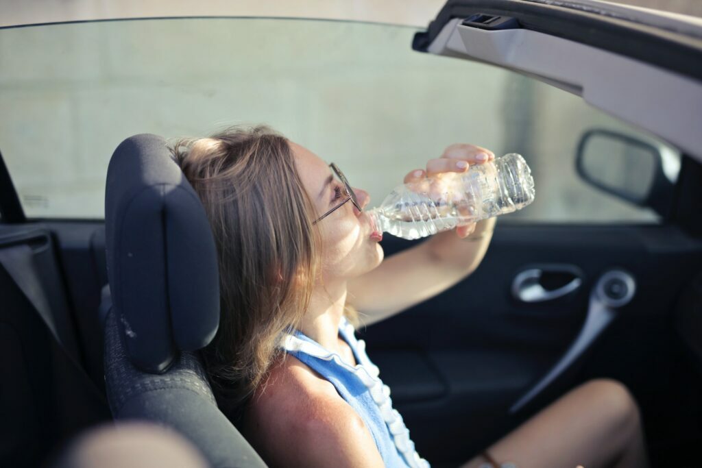 Automobil - žena i voda
