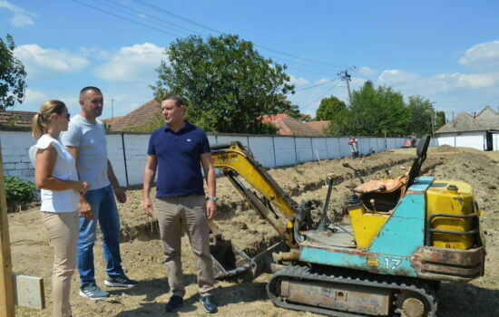 Kljajićevo - izgradnja tribina na stadionu, obilazak radova