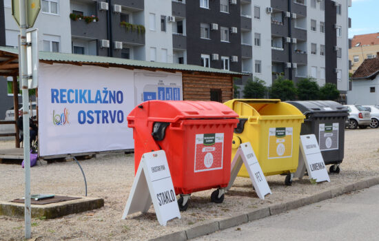 Novi Sad - reciklažno ostrvo 2