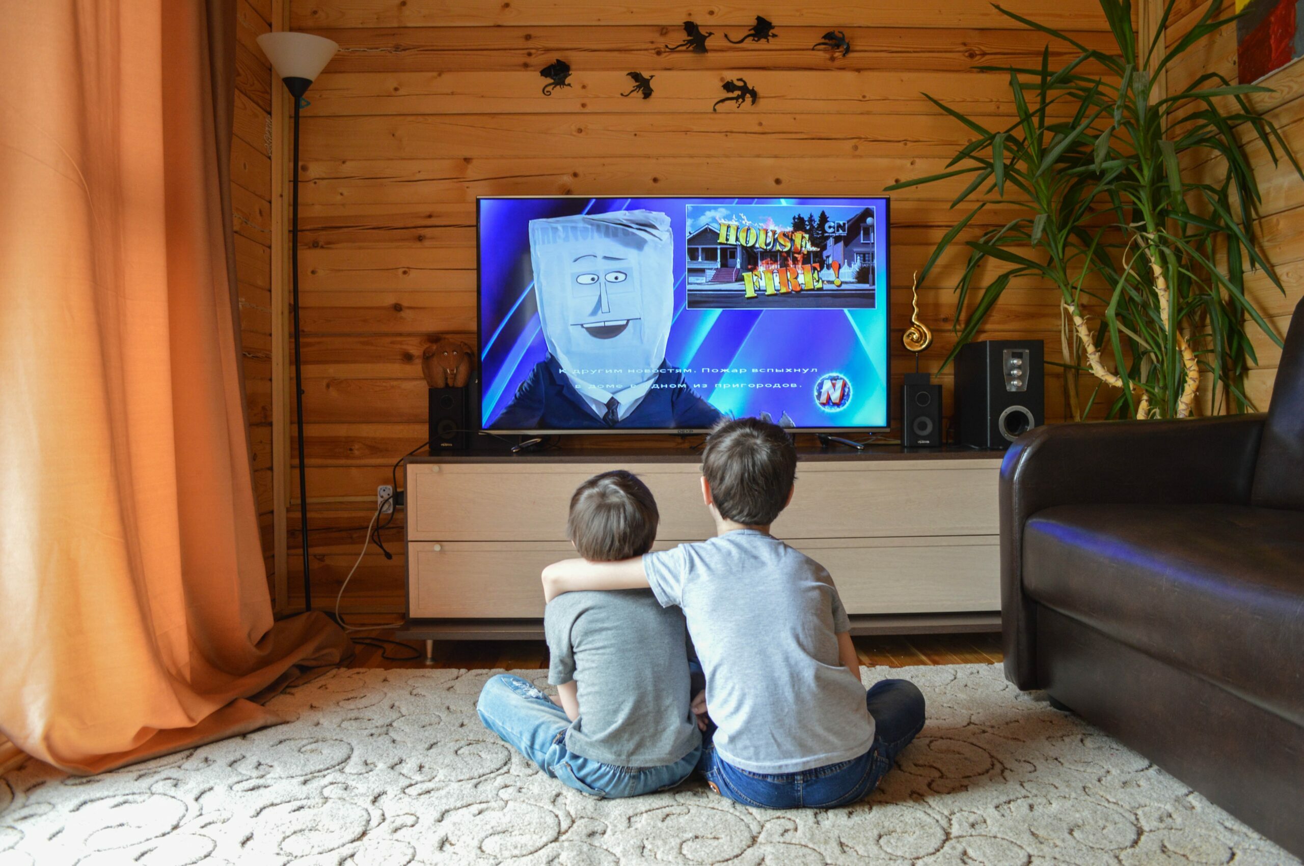 Deci sa autizmom posebno ograničite vreme ispred TV - evo kako utiče na njih