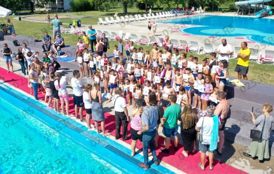 Uspešno završena i ovogodišnja besplatna škola plivanja na bazenima “Junaković” 1