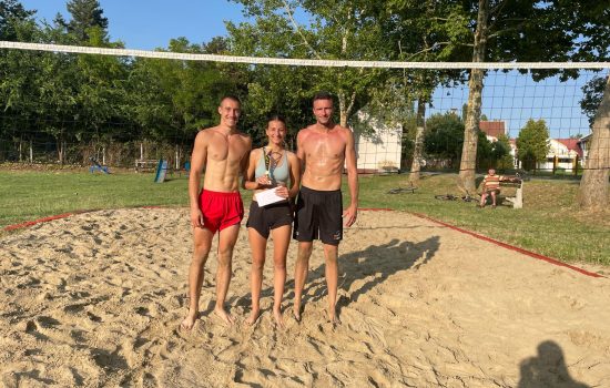"Fantastična trojka" pobednik turnira odbojke na pesku u Gakovu