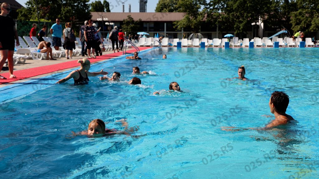 Uspešno završena i ovogodišnja besplatna škola plivanja na bazenima “Junaković” 5
