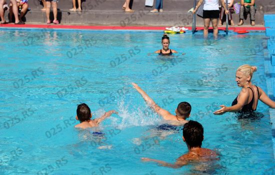 Uspešno završena i ovogodišnja besplatna škola plivanja na bazenima “Junaković” 2