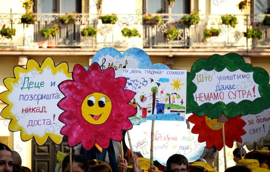 Dečijim karnevalom, počeo „Limenka teatar fest“ 1