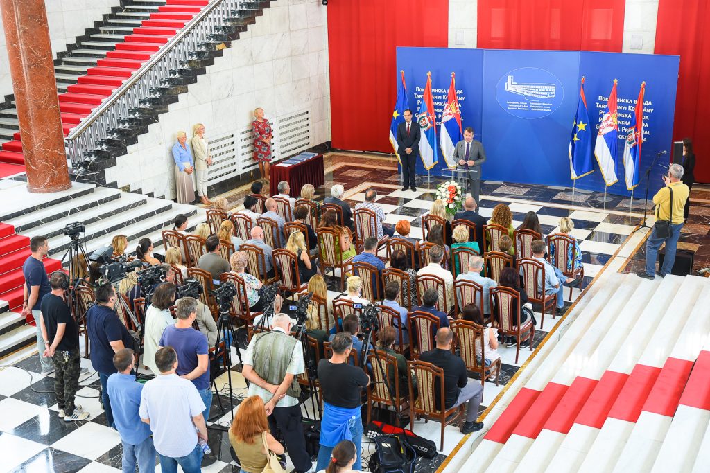 Dodela ugovora u Pokrajinskoj vladi