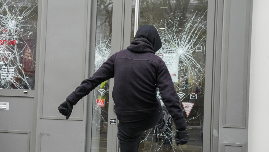 Pariz protesti