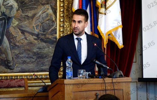 Uručeni ugovori o zapošljavanju i samozapošljavanju iz četiri grupe programa - gradonačelnik Antonio Ratković 