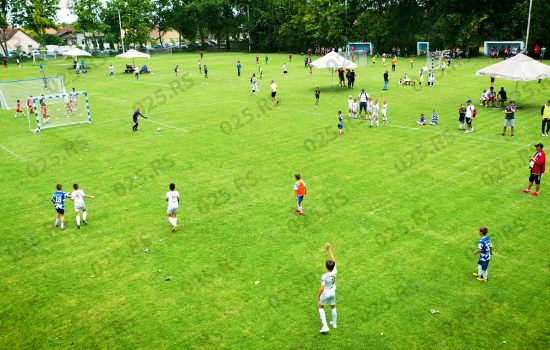 Prvi Sloga kup u Čonoplji okupio brojne mlade fudbalske talente 5