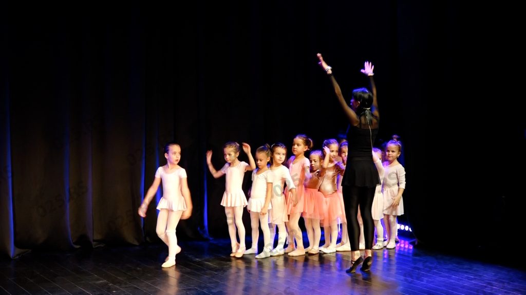 Studio klasičnog baleta ponovo okupio veliki broj dece