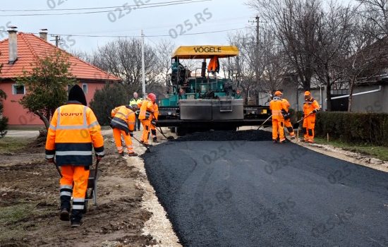 Obilazak radova na asfaltiranju ulice Pavla Vujisića u Somboru