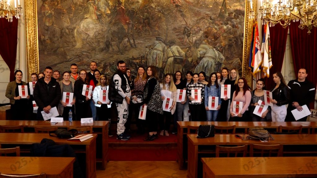 Uručeni ugovori za roditeljski dodatak za prvorođeno dete