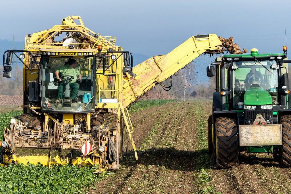 Njiva traktor
