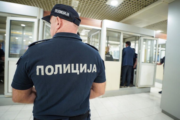 Policija