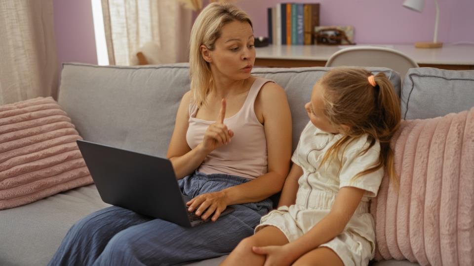 Tihi znaci ljubavi: 7 nepogrešivih signala da deca poštuju roditelje