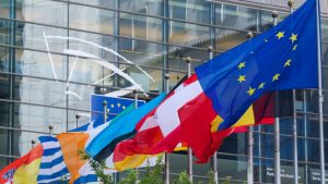 Brisel pokreće bazuku? Evropski parlament razmatra da uzvrati trgovinskim instrumentom protiv SAD