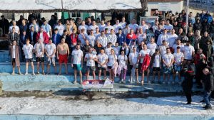 (VIDEO) Snaga vere okupila plivače na „Štrandu“