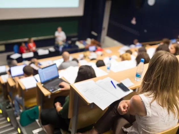 Studenti
