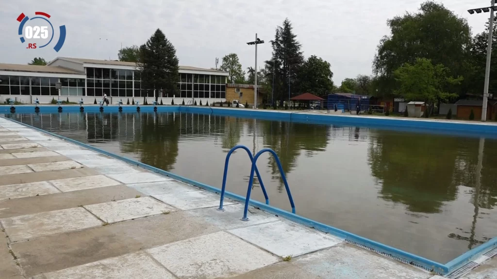 Počinje izgradnja tribina na otvorenom bazenu u Somboru