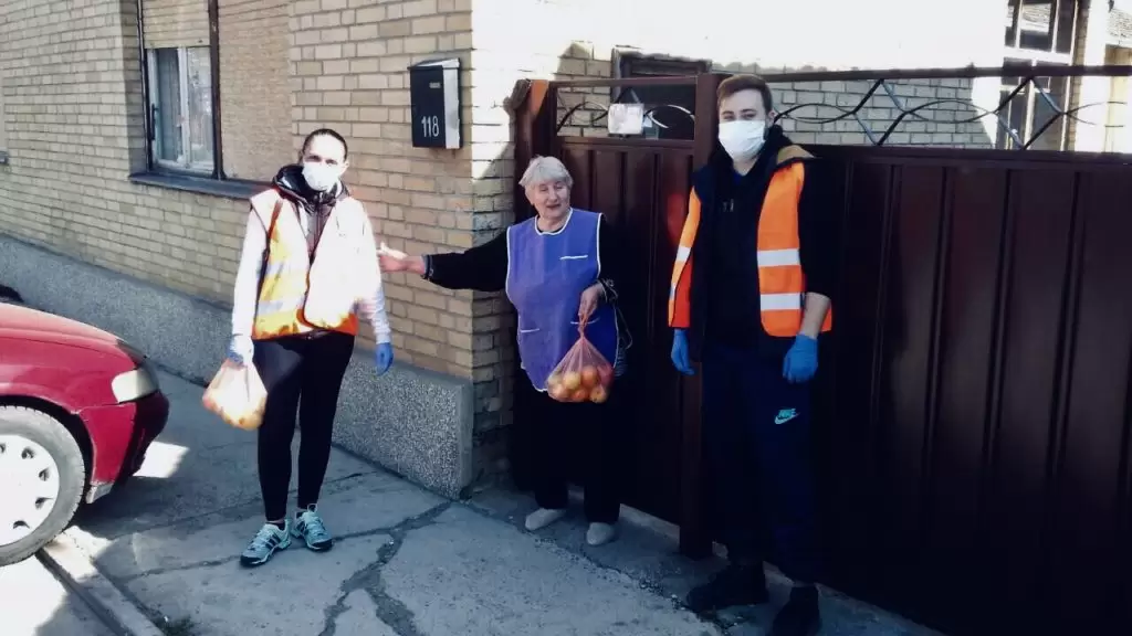 Najstarijim građanima opštine Odžaci podeljeno voće