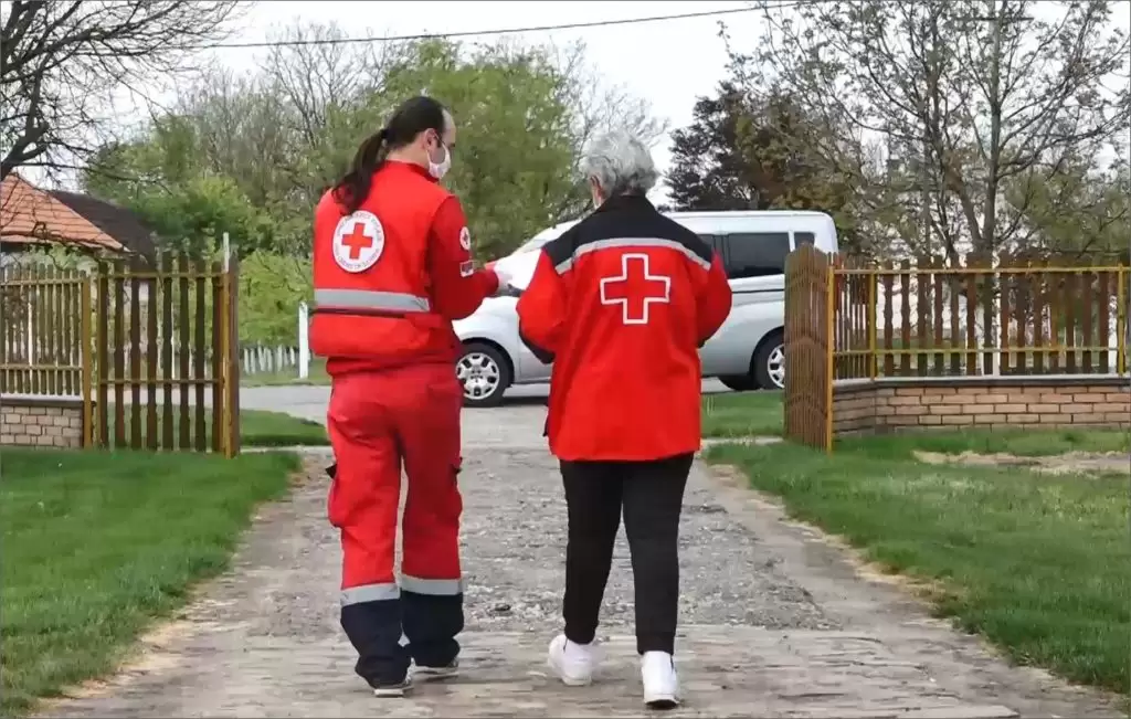 Volonteri Crveog krsta