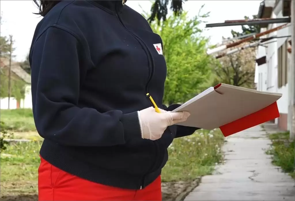 Volonterka Crvenog Krsta