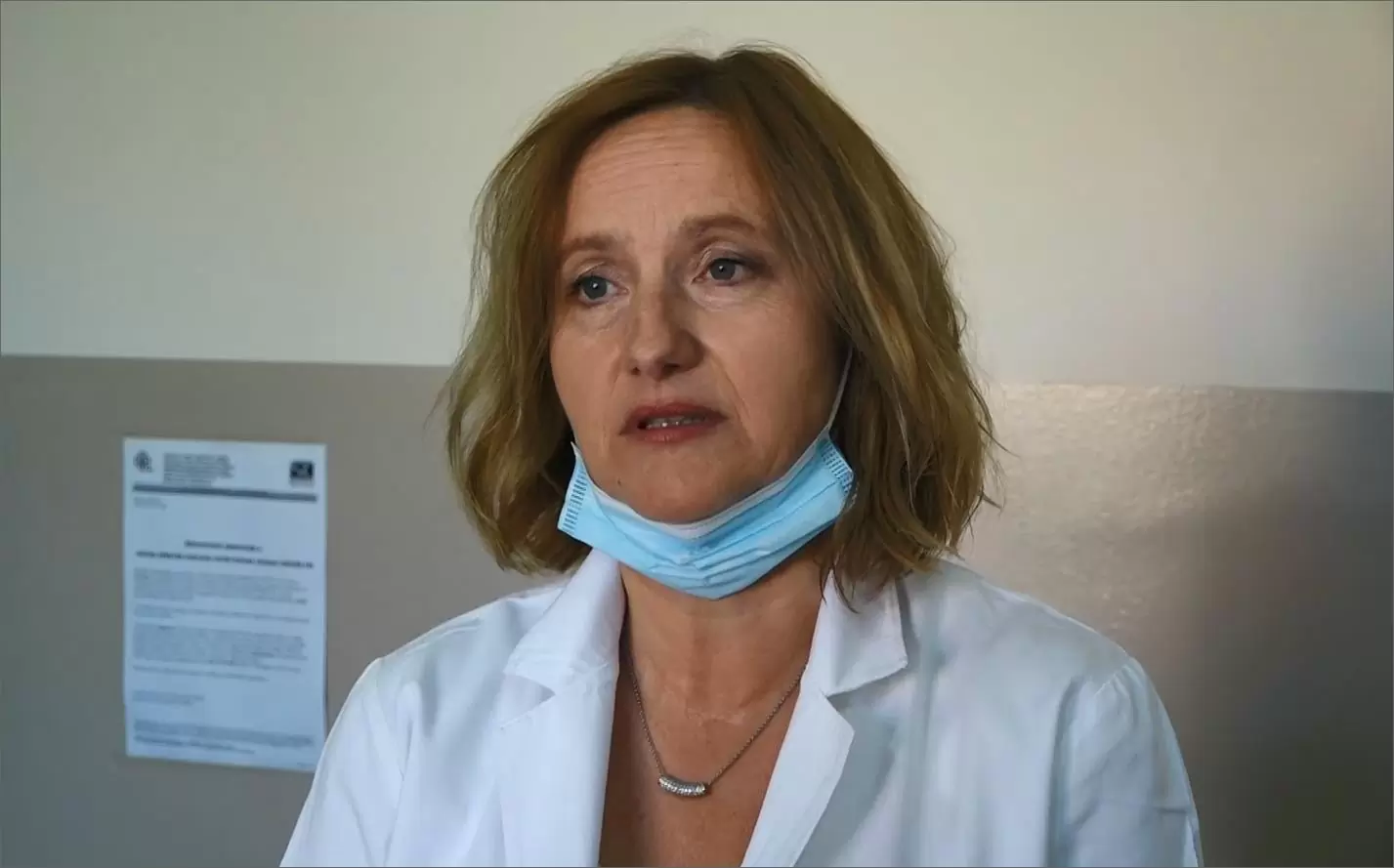 Dr Emese Uri