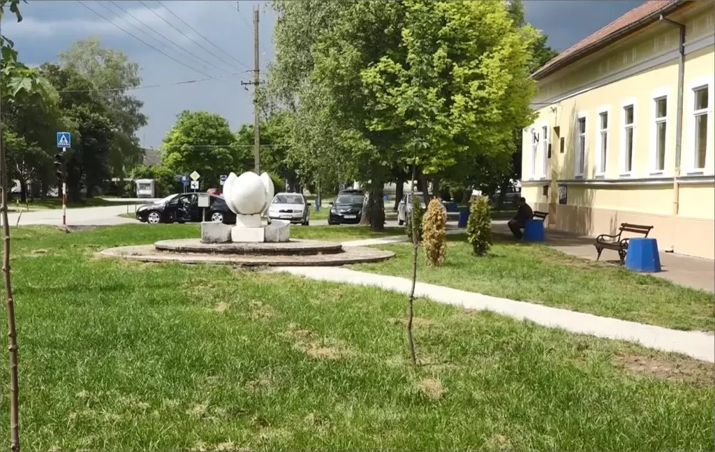 Spomenik i park u Čonoplji