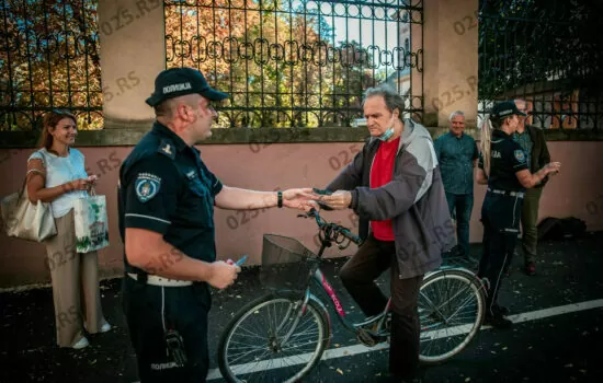 Policajac i biciklista