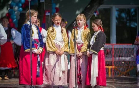 Pevanje folkloraša