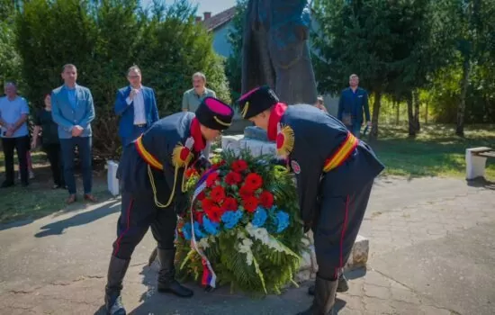 Polaganje venca