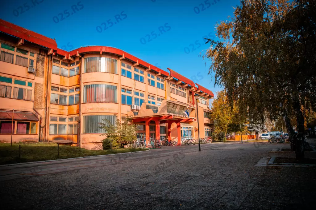 Škola Apatin