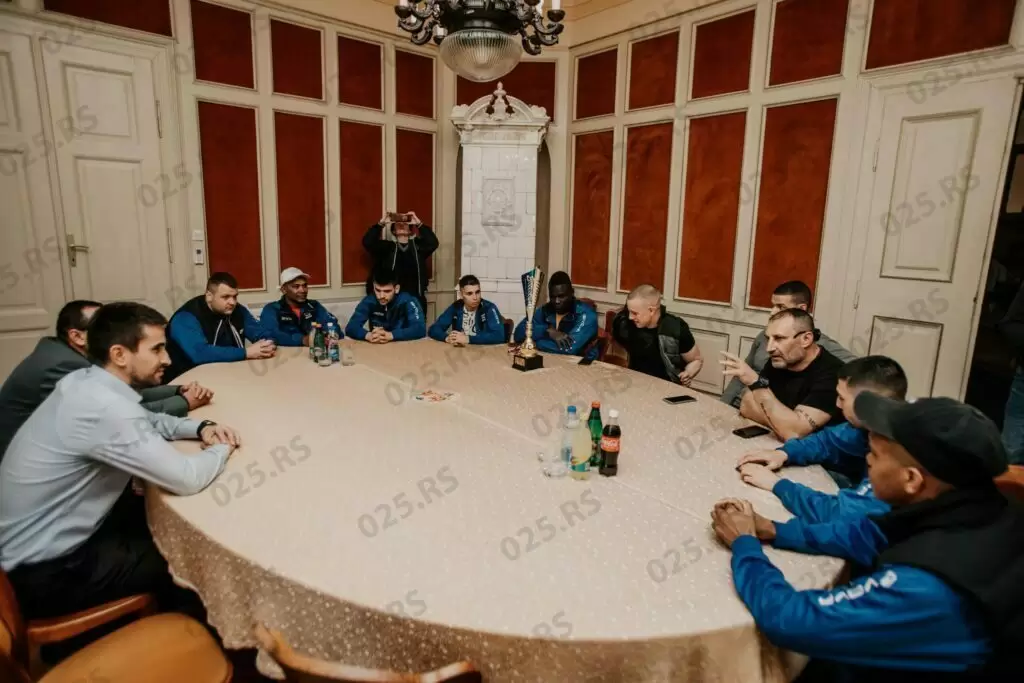 Gradonačelnik Sombora i bokseri