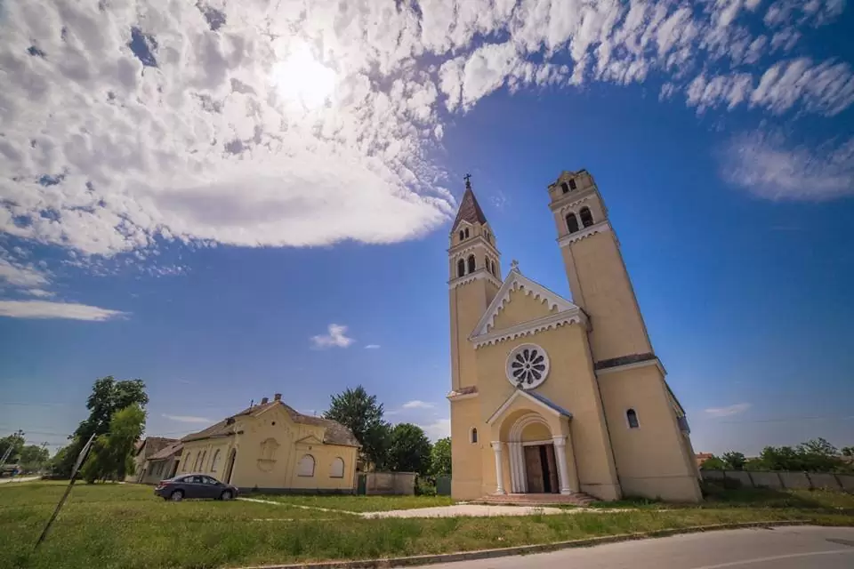 Crkva Srce Isusovo - Apatin