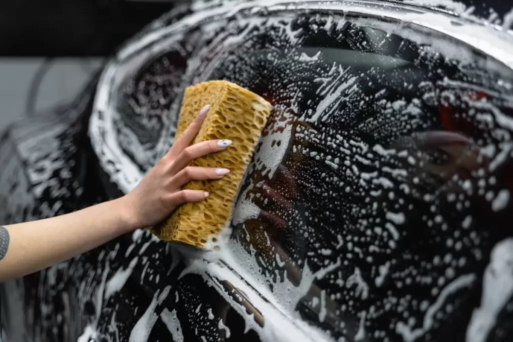 Automobil