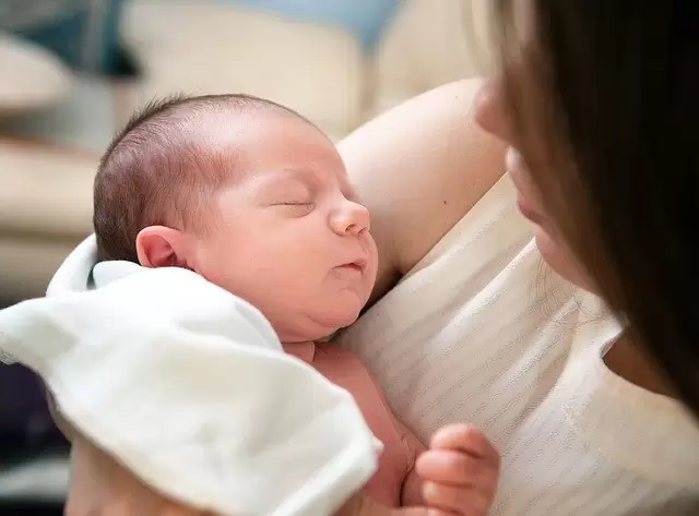 Beba i mama