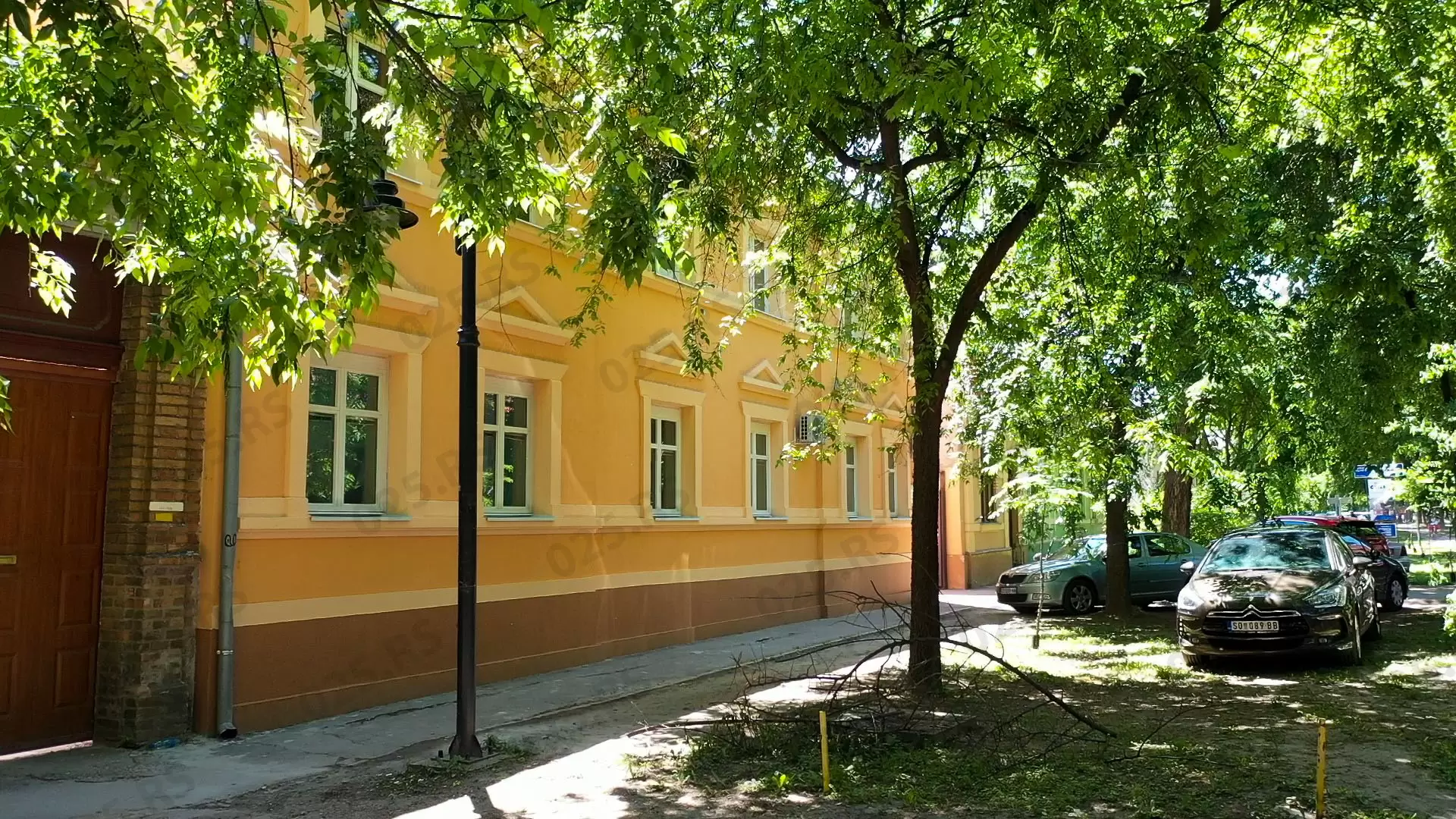 Crveni krst Sombor - fasada