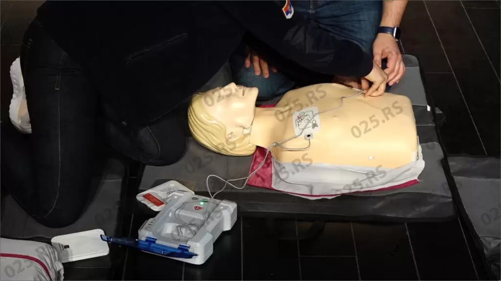 Defibrilator