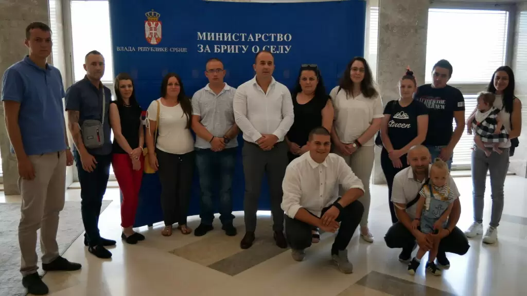Ministarstvo za brigu o selu - somborske porodice