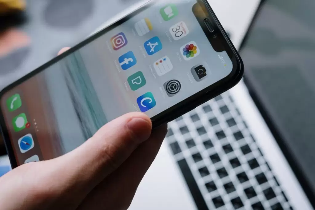 Aplikacije - Fejs i Instagram