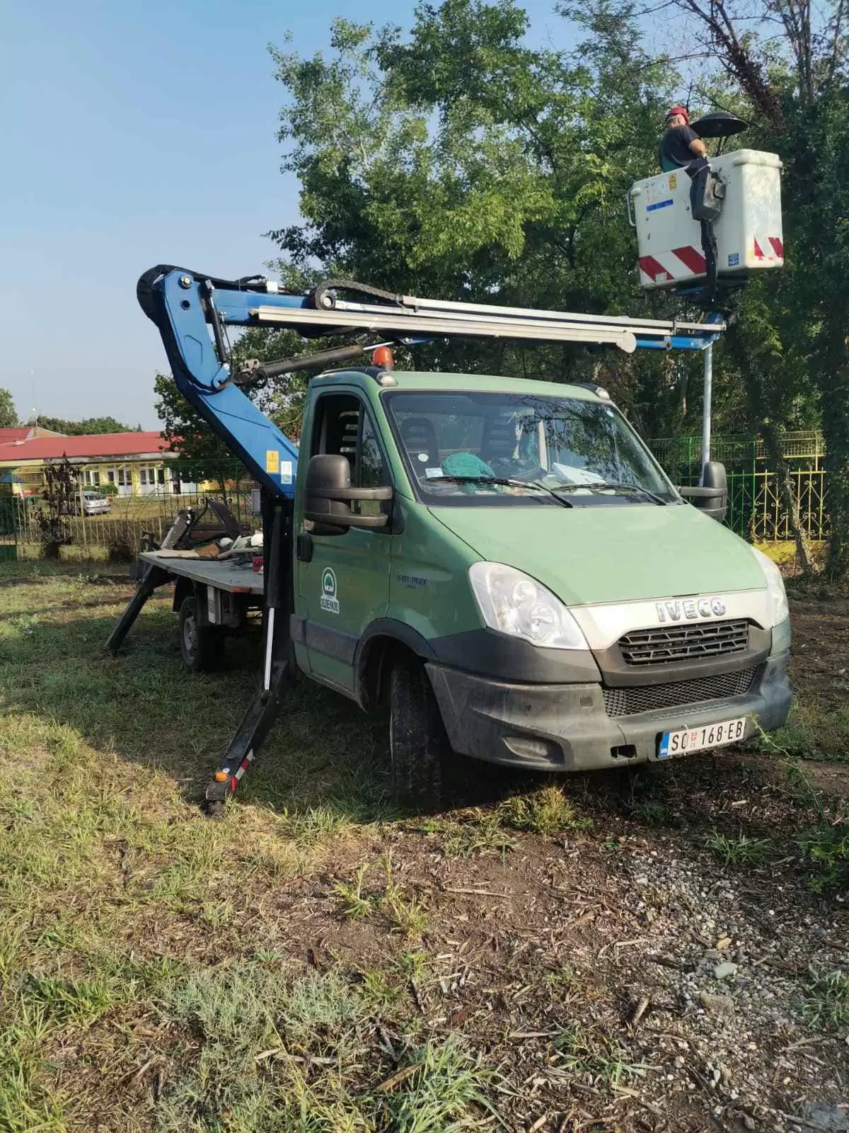 JKP "Zelenilo" - postavljanje kandelabera