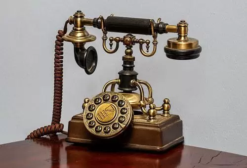 Vremeplov, telefon