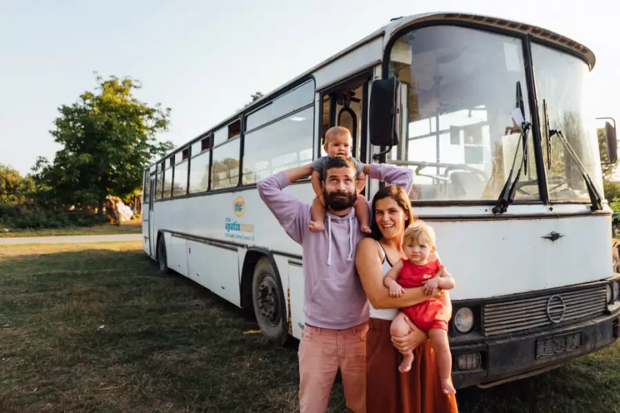 Autobus - bračni par
