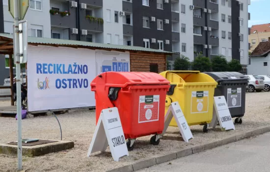 Novi Sad - reciklažno ostrvo 2