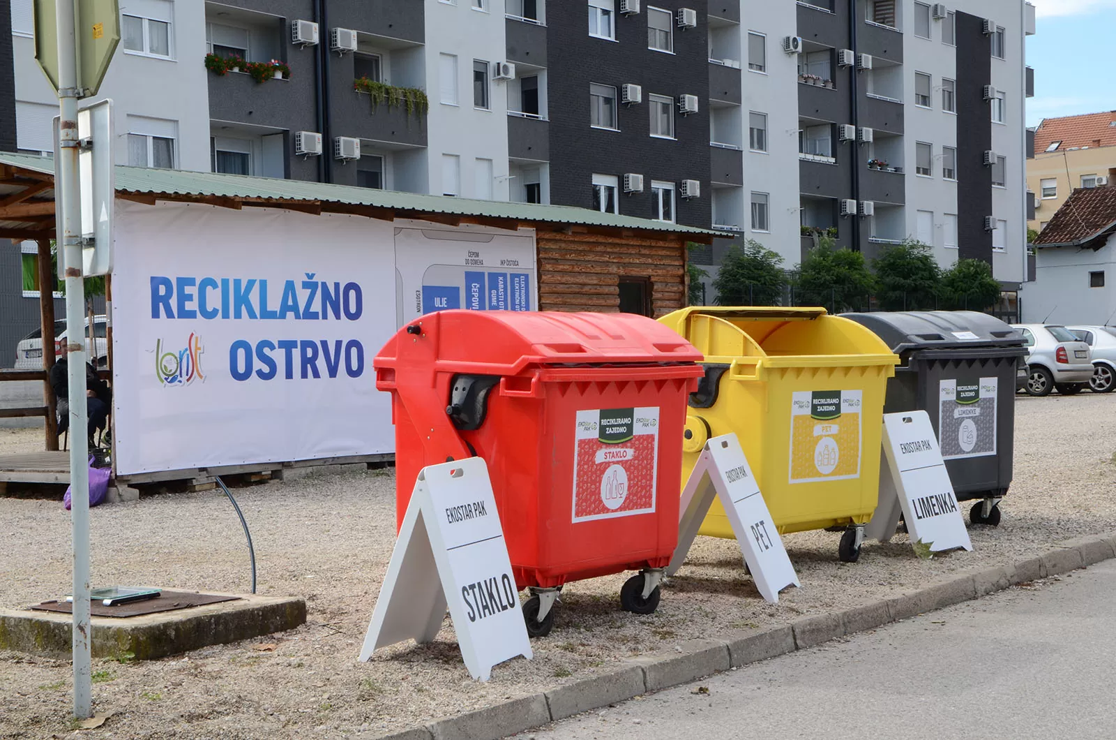 Novi Sad - reciklažno ostrvo 2