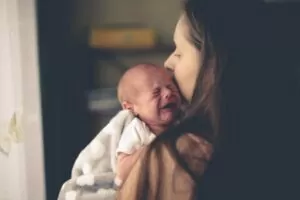 Beba plače